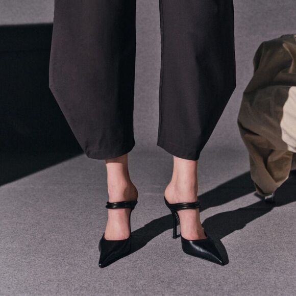 RARE STUDIO BAKOVIĆ Ellipse Mule Pumps in Black - Picture 1 of 5